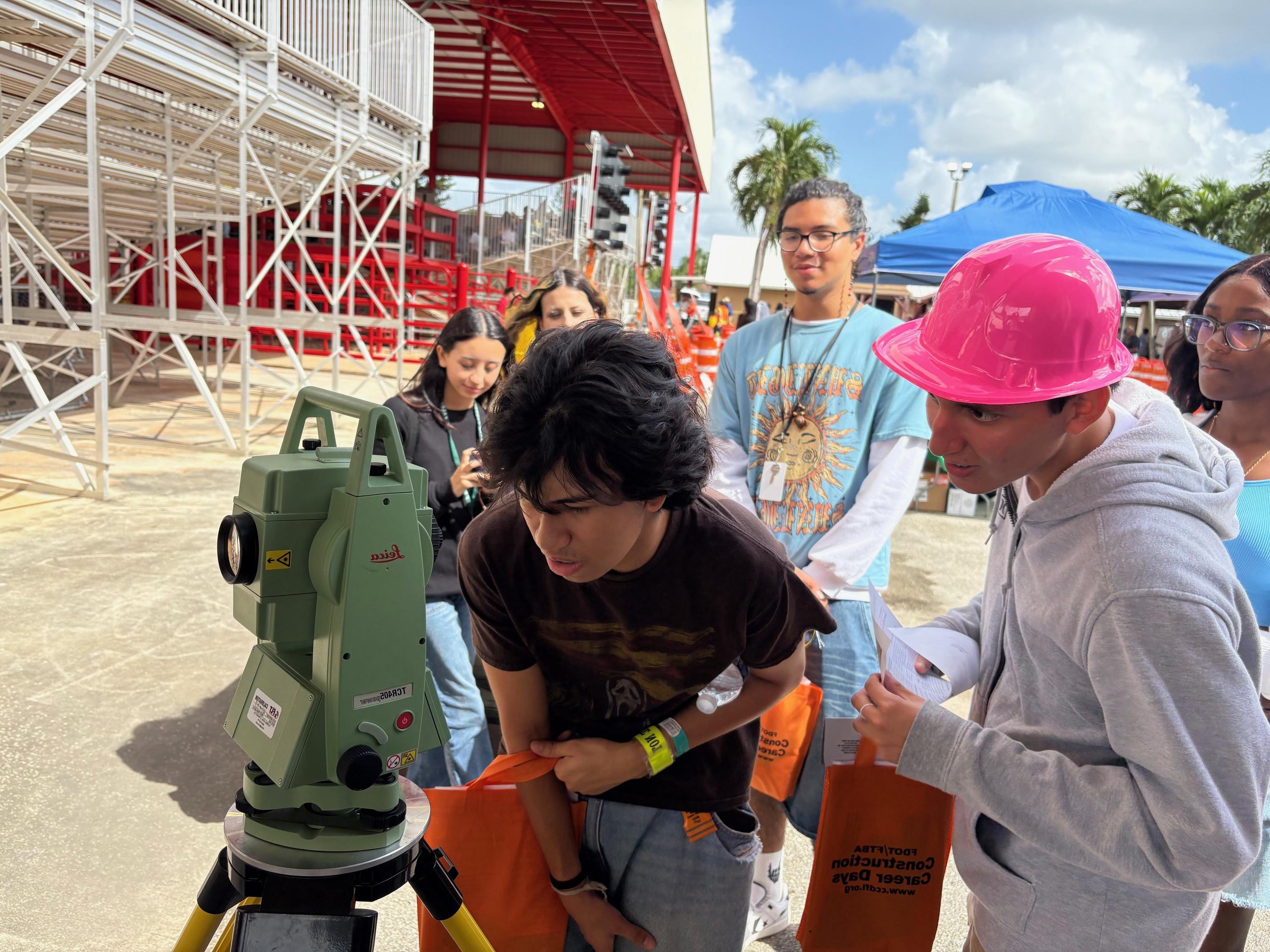 FAU Geomatics Engineering Professor Inspires Future Engineers at FDOT Construction Career Day